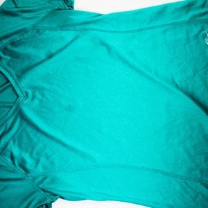 Everlast V-Neck Tee Med.